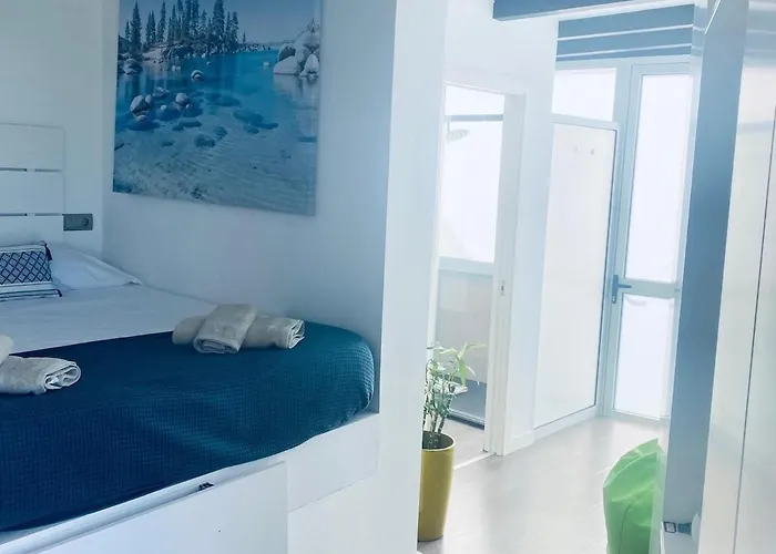 Apartamento Atico Gran Terraza Y Jacuzzi Cerca De La Playa Apartman *