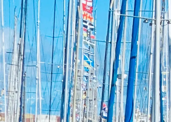 Apartamento Atico Gran Terraza Y Jacuzzi Cerca De La Playa Apartman