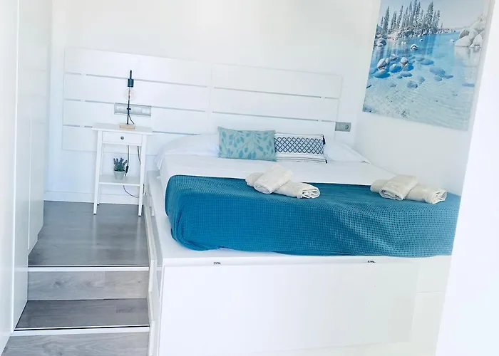 Apartamento Atico Gran Terraza Y Jacuzzi Cerca De La Playa Apartman *