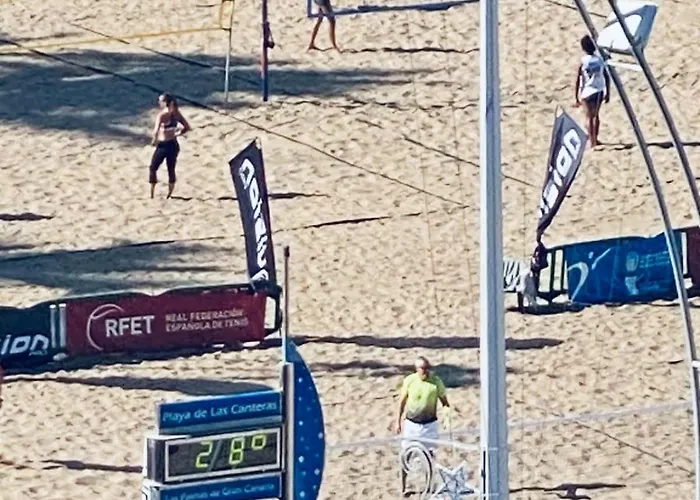 Apartamento Atico Gran Terraza Y Jacuzzi Cerca De La Playa Apartman *